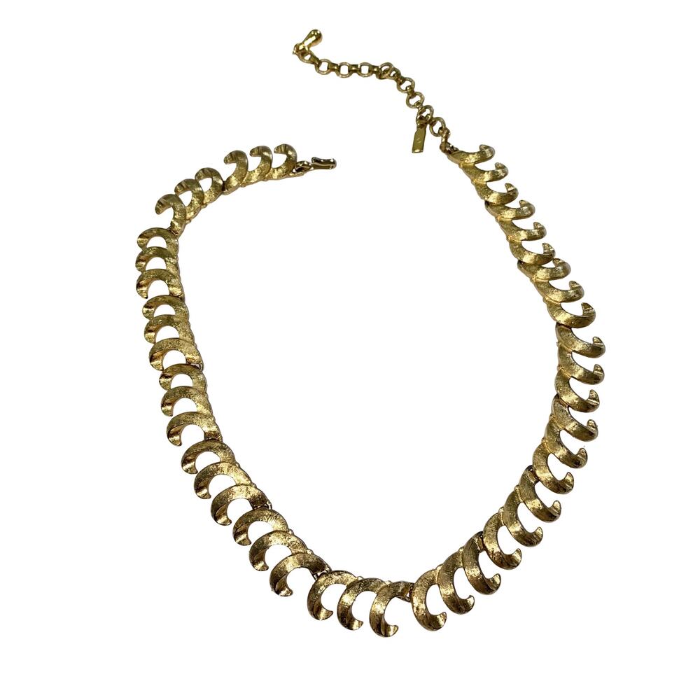 Vintage MONET Gold-tone Linked Choker Collar Necklace